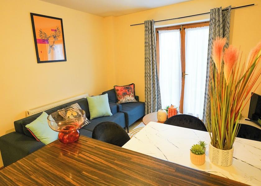 England Kettering Dining Area