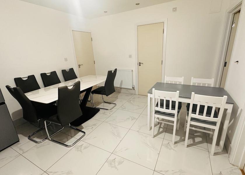 England Uxbridge Dining Area