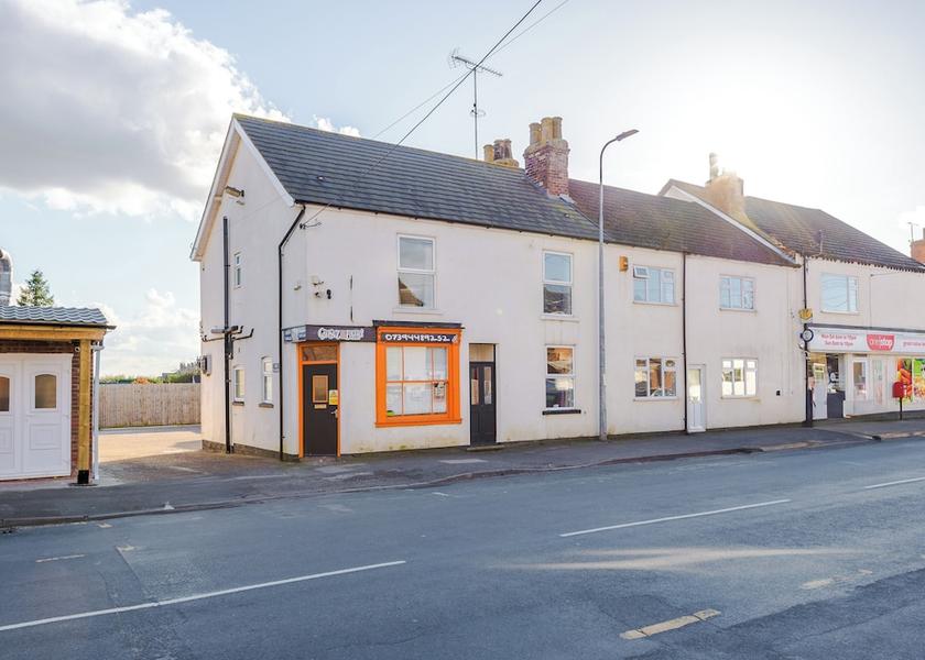 England Barnetby Exterior Detail