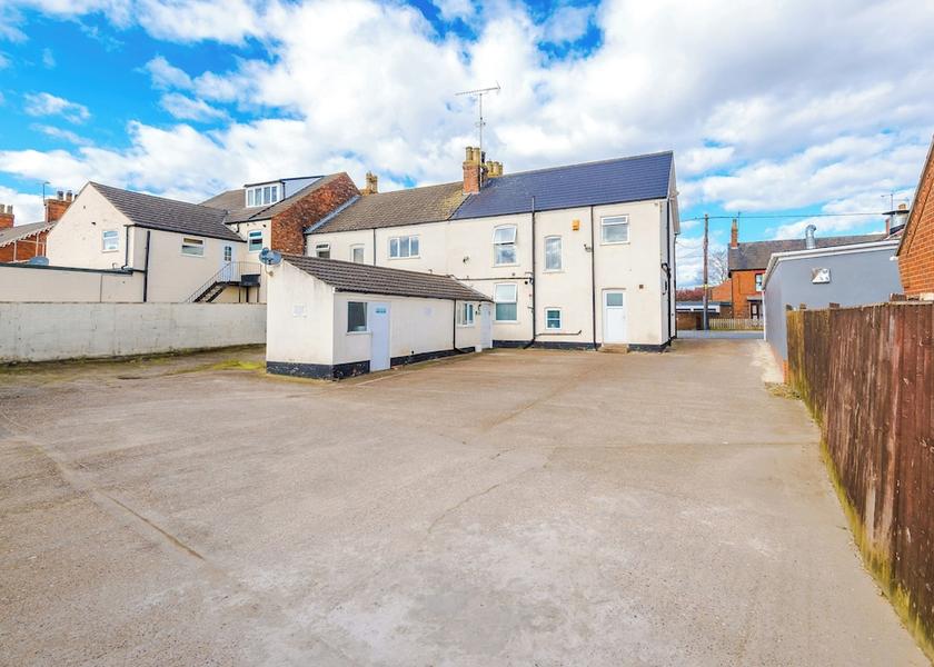 England Barnetby Exterior Detail