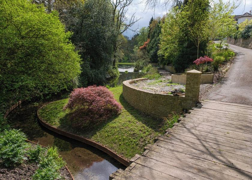 England Devizes Property Grounds