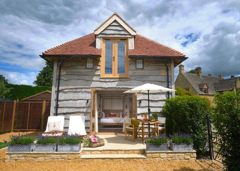 England Broadway Exterior Detail