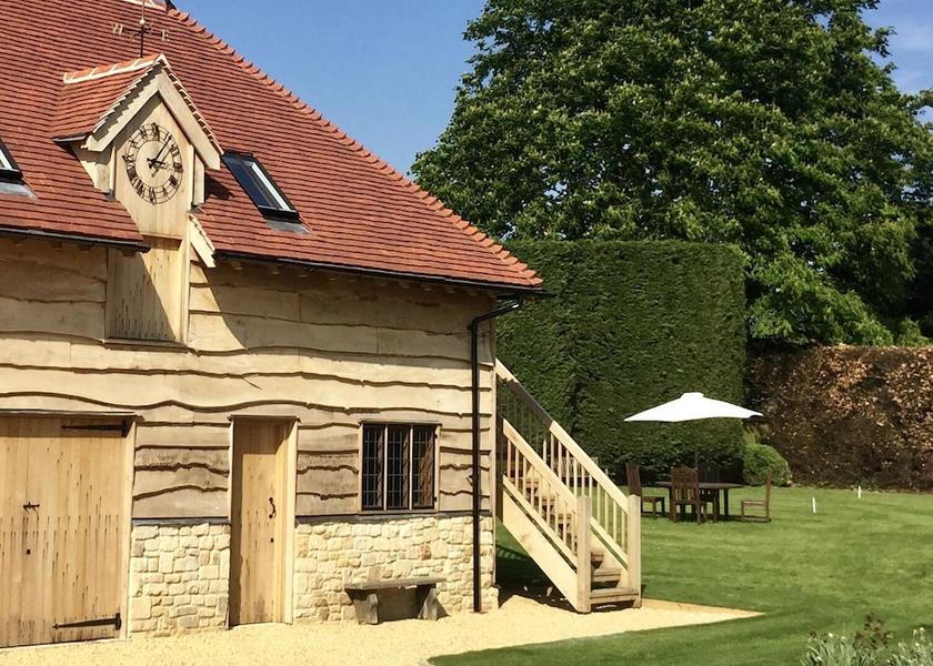 England Broadway Exterior Detail