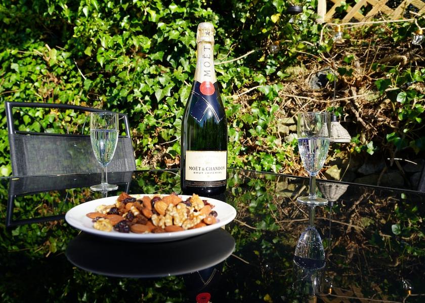 England Hope Valley Outdoor Dining