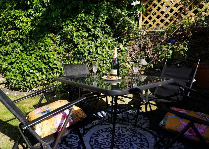 England Hope Valley Outdoor Dining