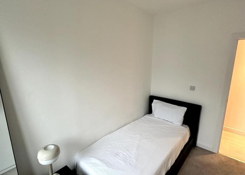 England Barking Room