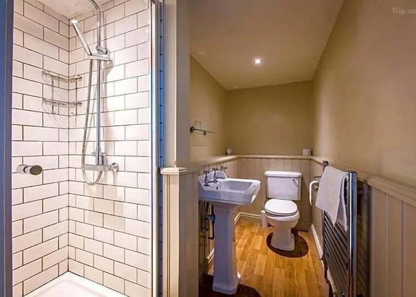 England Torpoint Bathroom