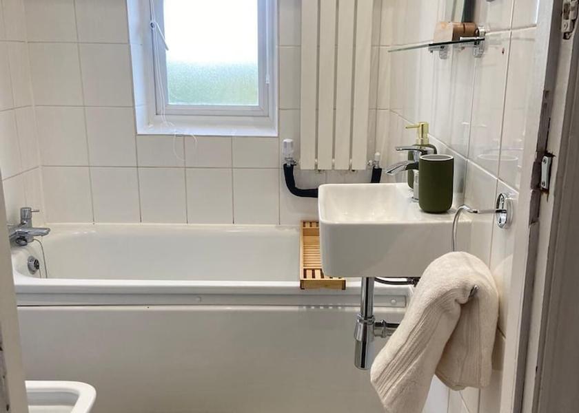 England Twickenham Bathroom