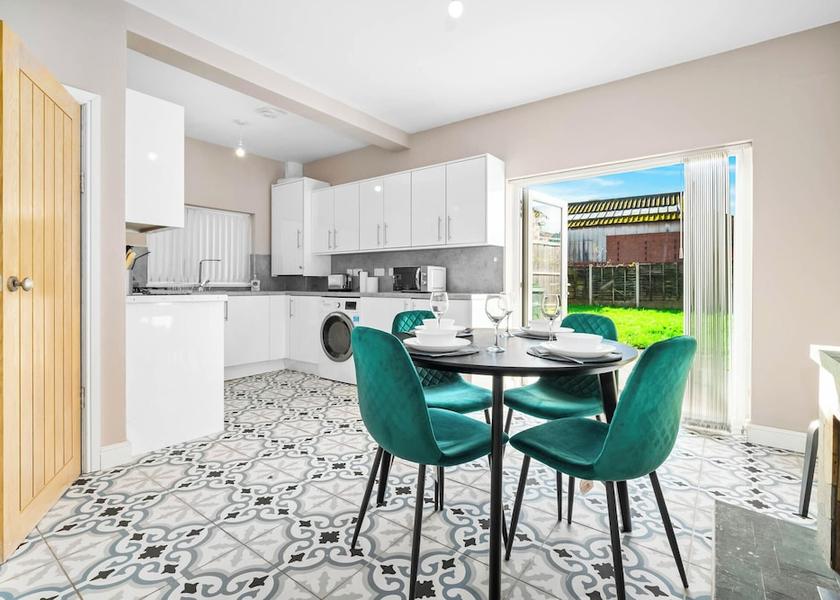 England Oldbury Dining Area