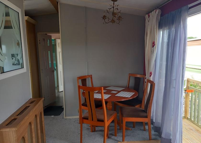 England Market Drayton Dining Area