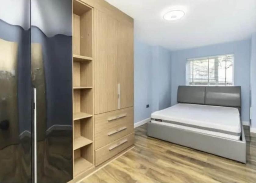 England Feltham Room