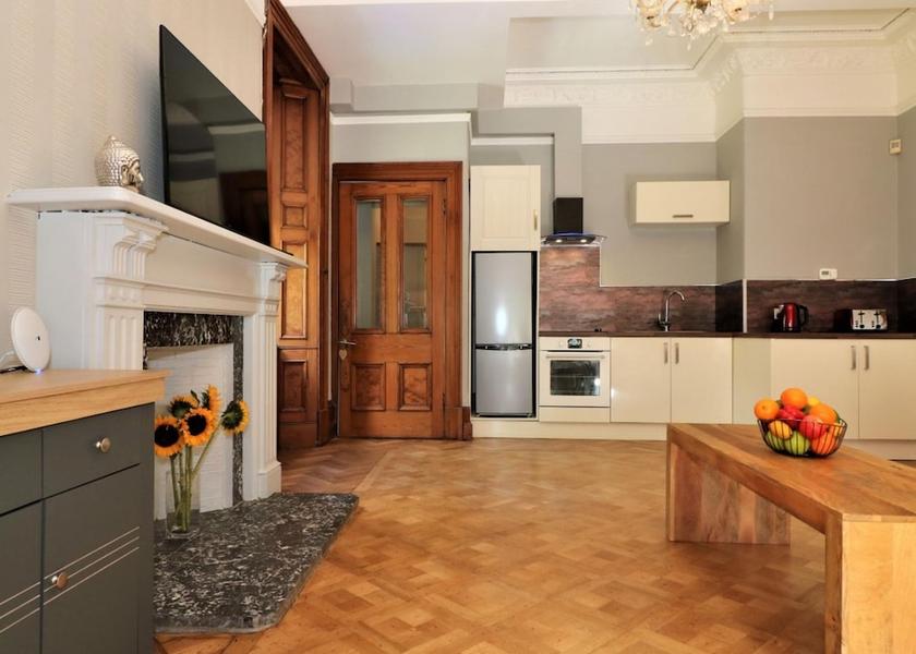 Scotland Airdrie Room