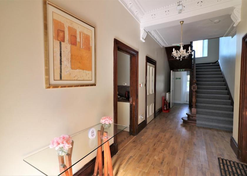 Scotland Airdrie Room