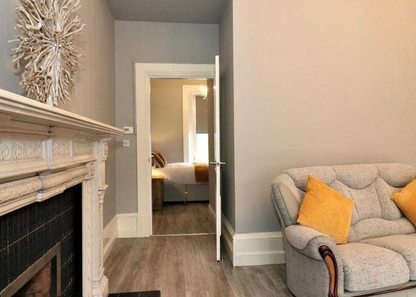 Scotland Airdrie Room