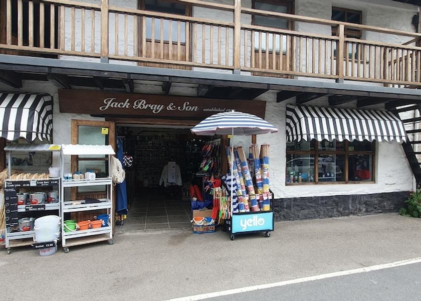 England Looe Exterior Detail