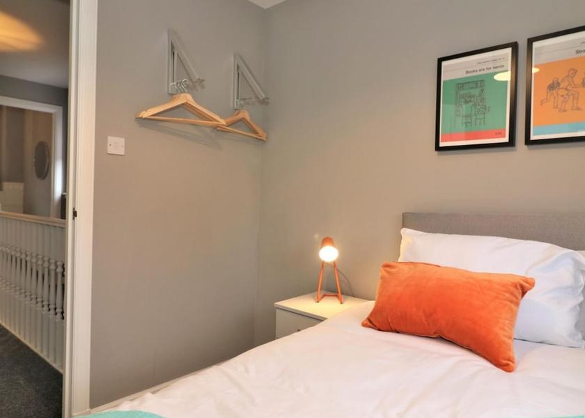 Scotland coatbridge Room