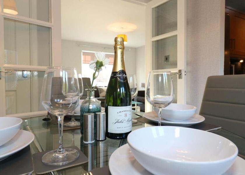 Scotland Airdrie Room