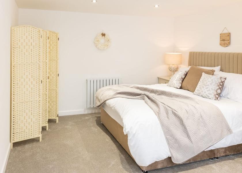 England High Peak Room