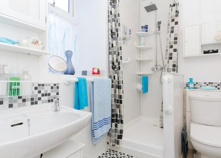 Scotland Buckie Bathroom