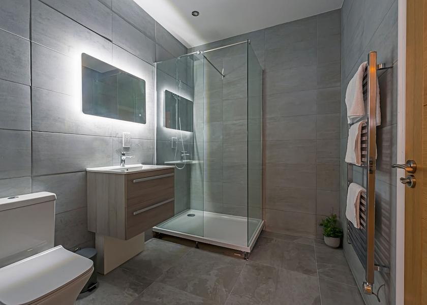 Scotland Paisley Bathroom