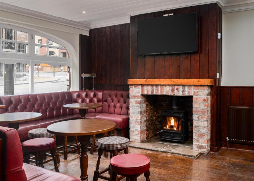 shared lounge/tv area