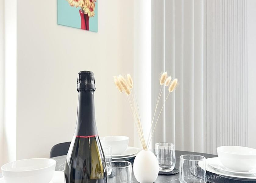 England Barking Dining Area