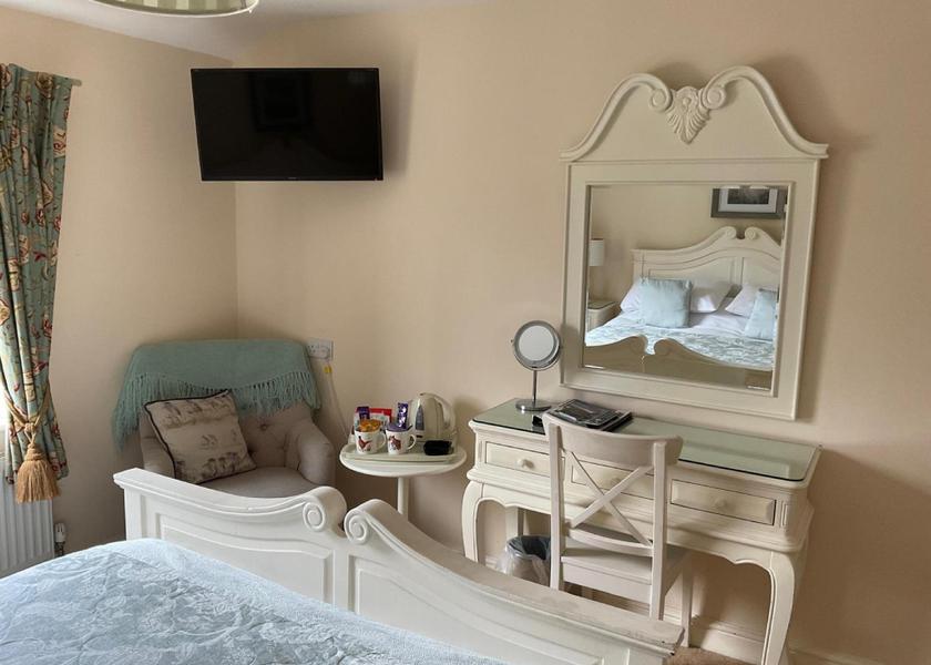 England Hawes Standard Single Room