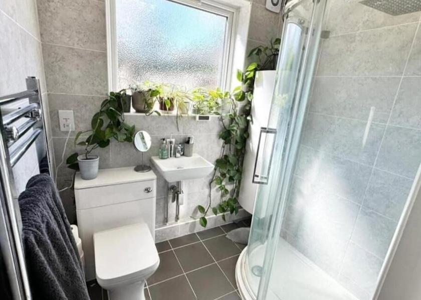 England Uxbridge Bathroom