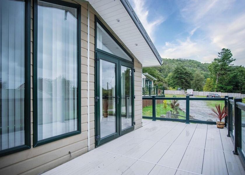 Wales Carmarthen Property Grounds