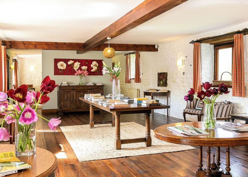 England Chipping Norton Dining Area
