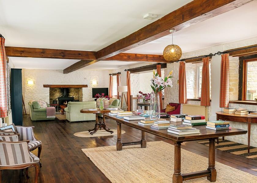 England Chipping Norton Dining Area