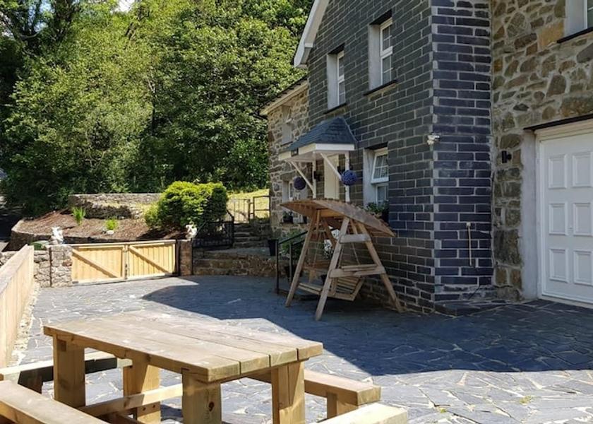 Wales Blaenau Ffestiniog Outdoor Dining