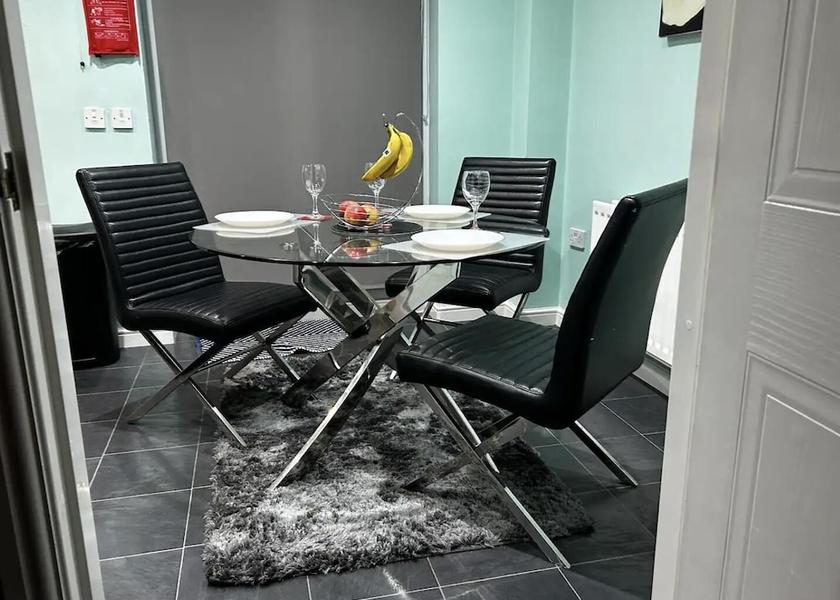 England Oldbury Dining Area