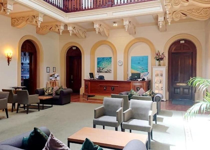 England Par Reception