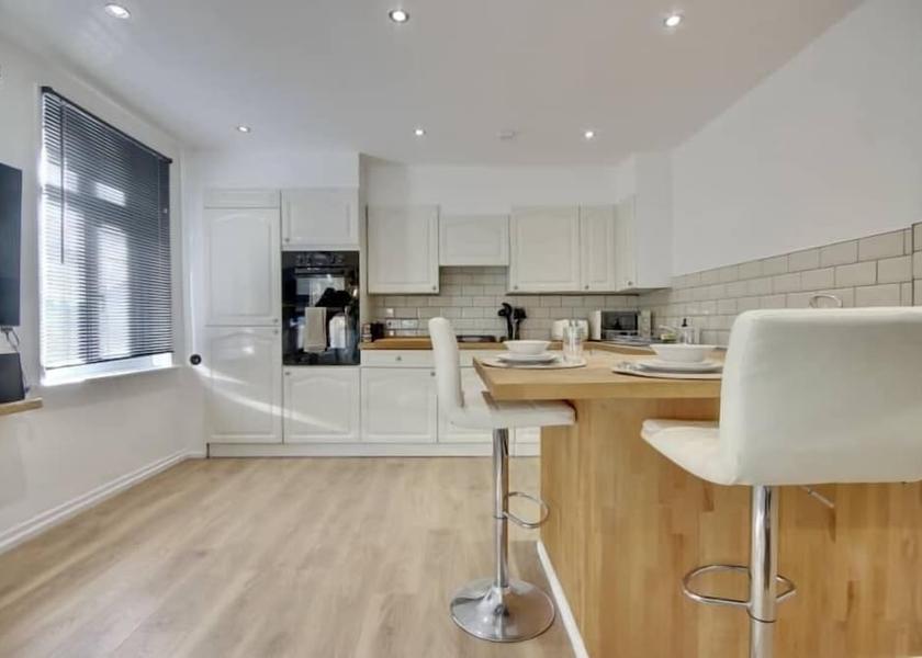 England Southampton In-Room Dining