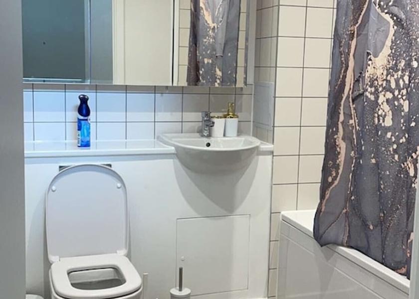England Barking Bathroom