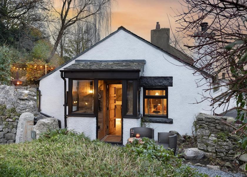 England Grange-over-Sands Room