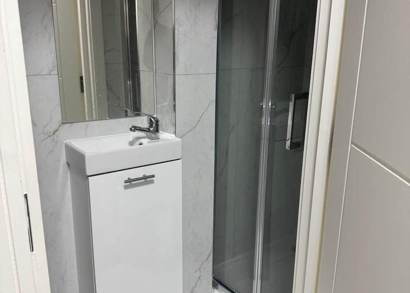 England Enfield Bathroom