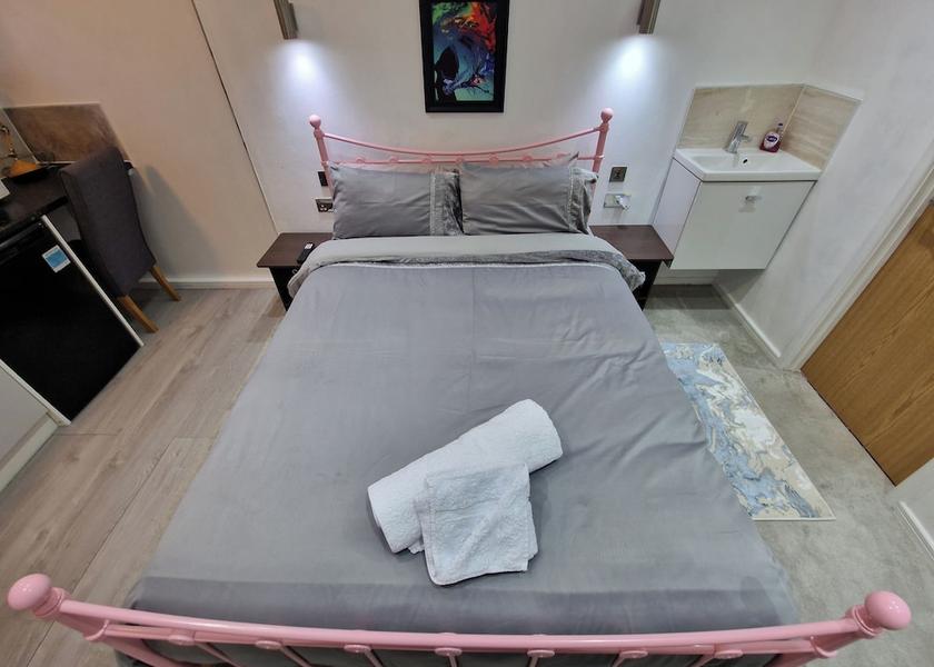 England Wednesbury Room