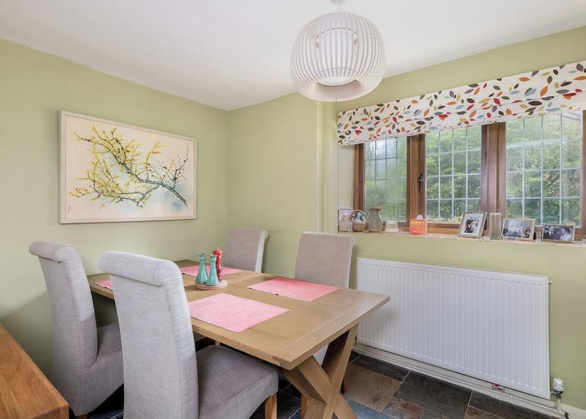 England Banbury Dining Area