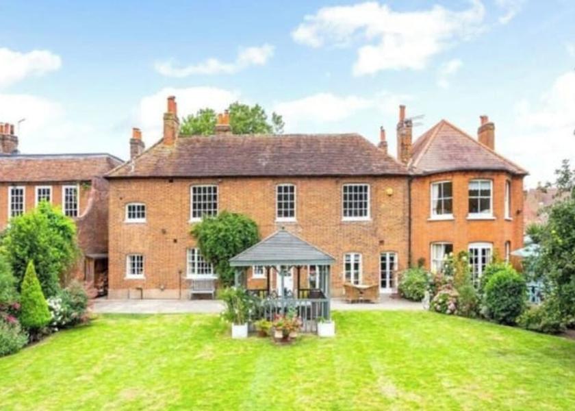 England Staines Primary image