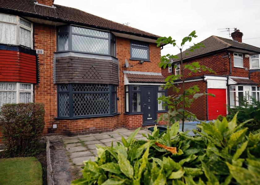 England Cheadle Exterior Detail