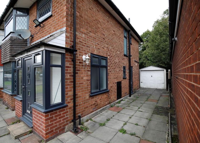 England Cheadle Exterior Detail
