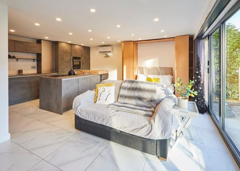 England Holmfirth Room