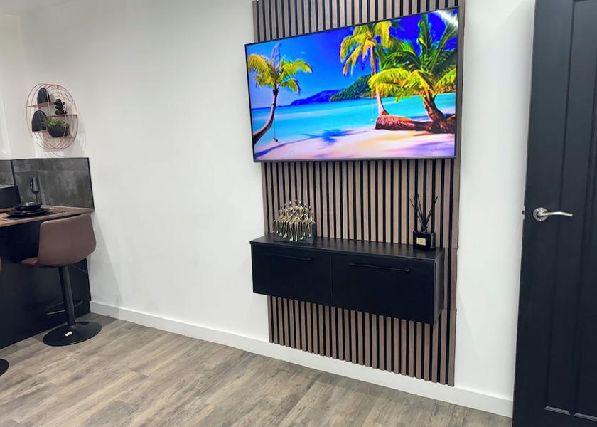 England Uxbridge In-Room Amenity