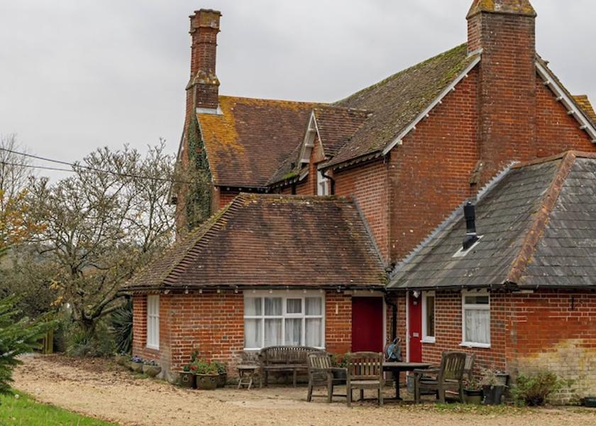 England Brockenhurst Exterior Detail