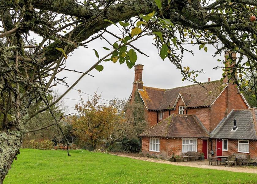 England Brockenhurst Exterior Detail