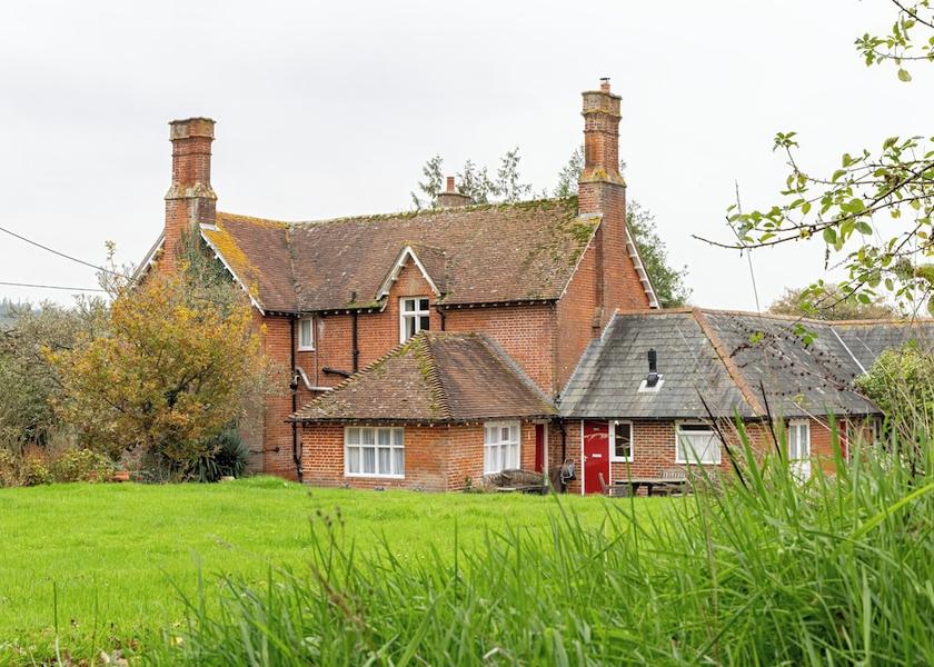 England Brockenhurst Exterior Detail