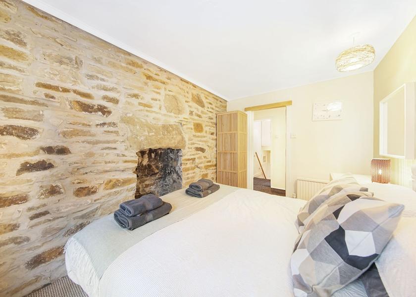 England High Peak Room