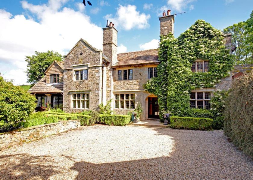 England Hawes entrance